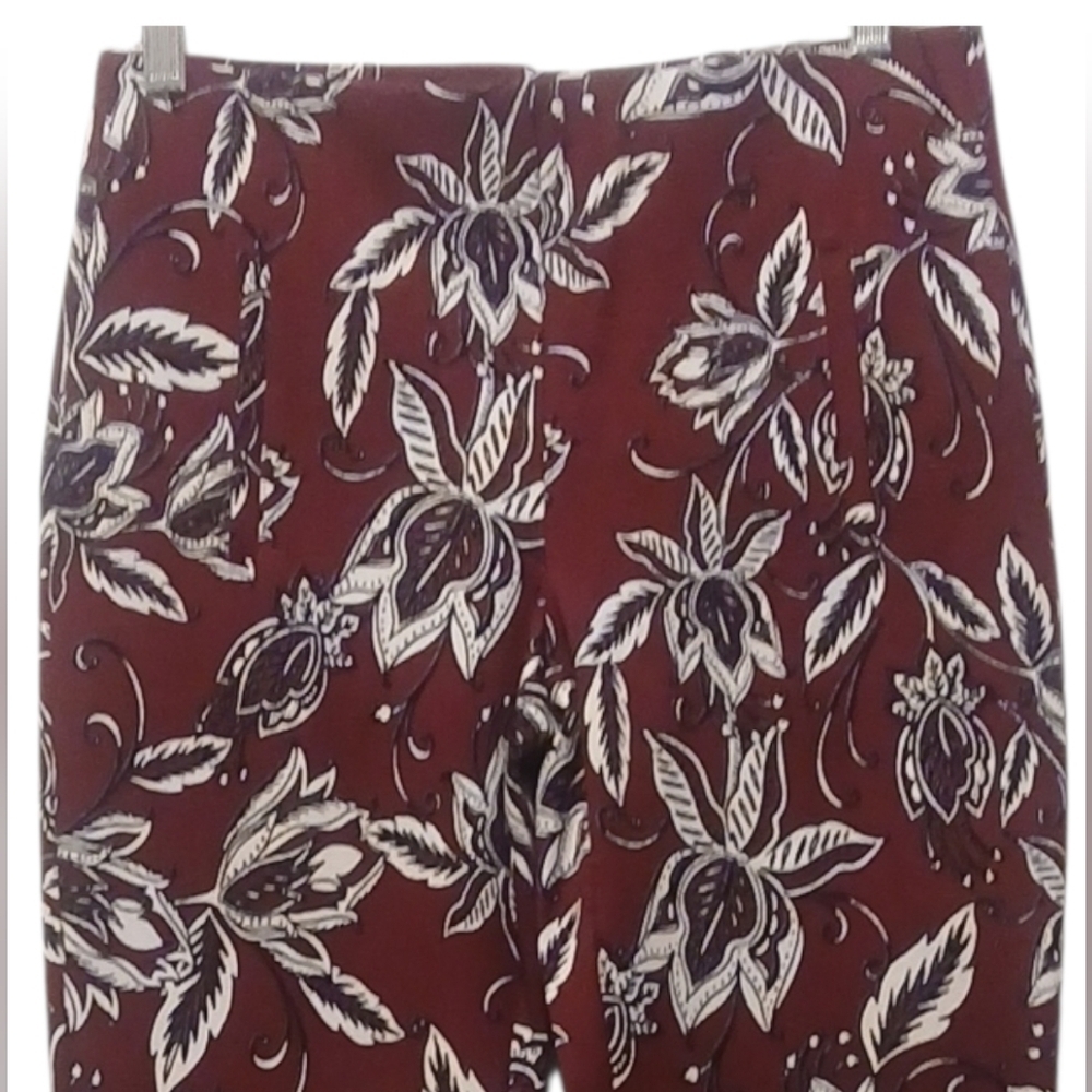 Chico's - NWOT,Maroon Floral Dress Pants W/Slimming Panel, Elastic Waist, Size 4 - Picture 6 of 8
